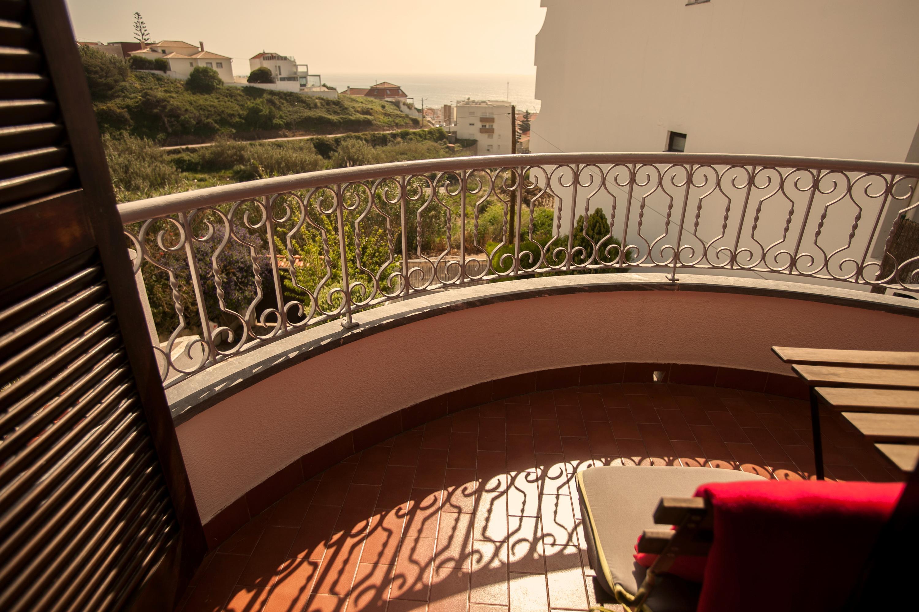 Ericeira Chill Hill Hostel & Private Rooms - Peach Garden Экстерьер фото