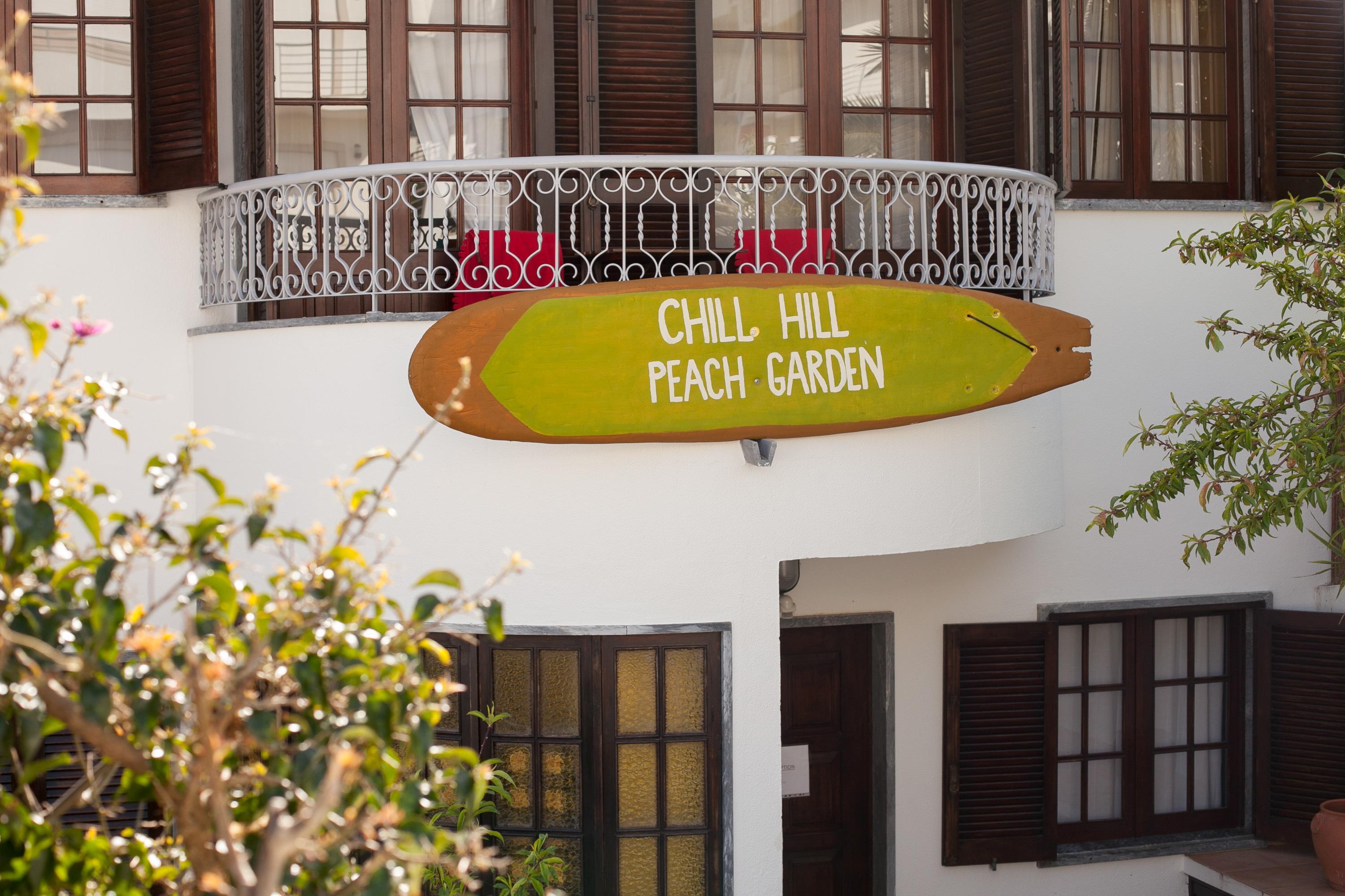 Ericeira Chill Hill Hostel & Private Rooms - Peach Garden Экстерьер фото