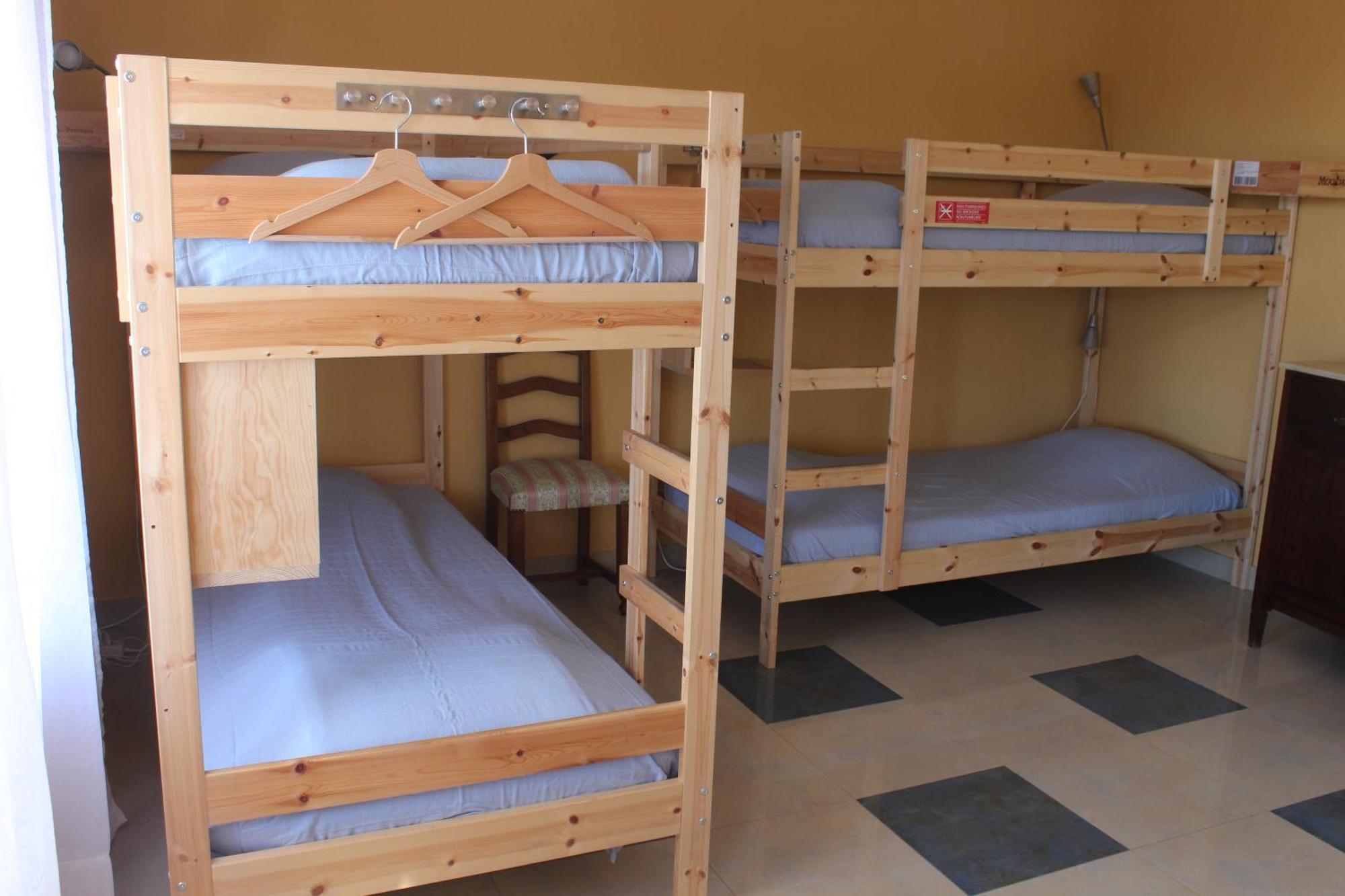 Ericeira Chill Hill Hostel & Private Rooms - Peach Garden Номер фото