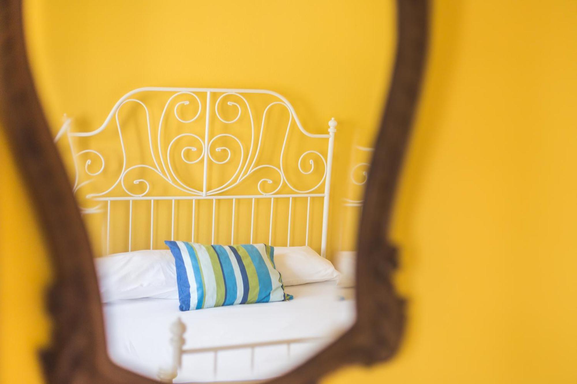 Ericeira Chill Hill Hostel & Private Rooms - Peach Garden Номер фото