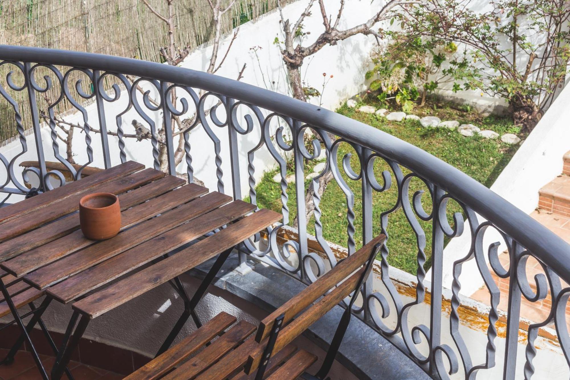 Ericeira Chill Hill Hostel & Private Rooms - Peach Garden Номер фото
