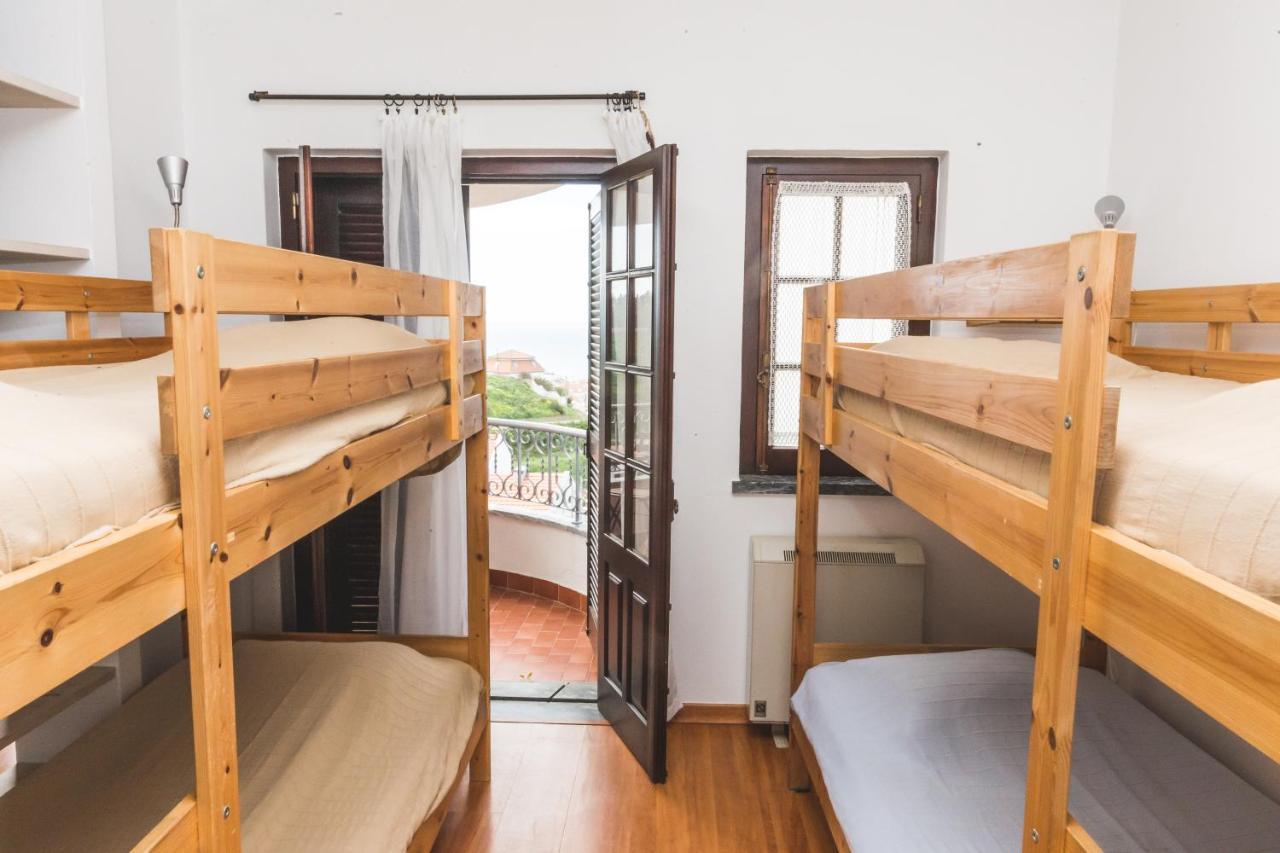 Ericeira Chill Hill Hostel & Private Rooms - Peach Garden Экстерьер фото