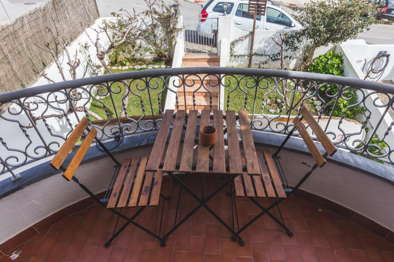 Ericeira Chill Hill Hostel & Private Rooms - Peach Garden Экстерьер фото
