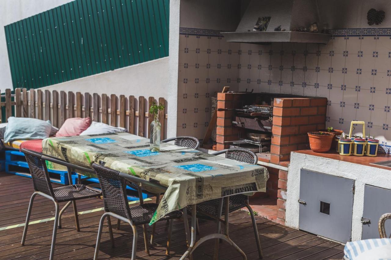 Ericeira Chill Hill Hostel & Private Rooms - Peach Garden Экстерьер фото
